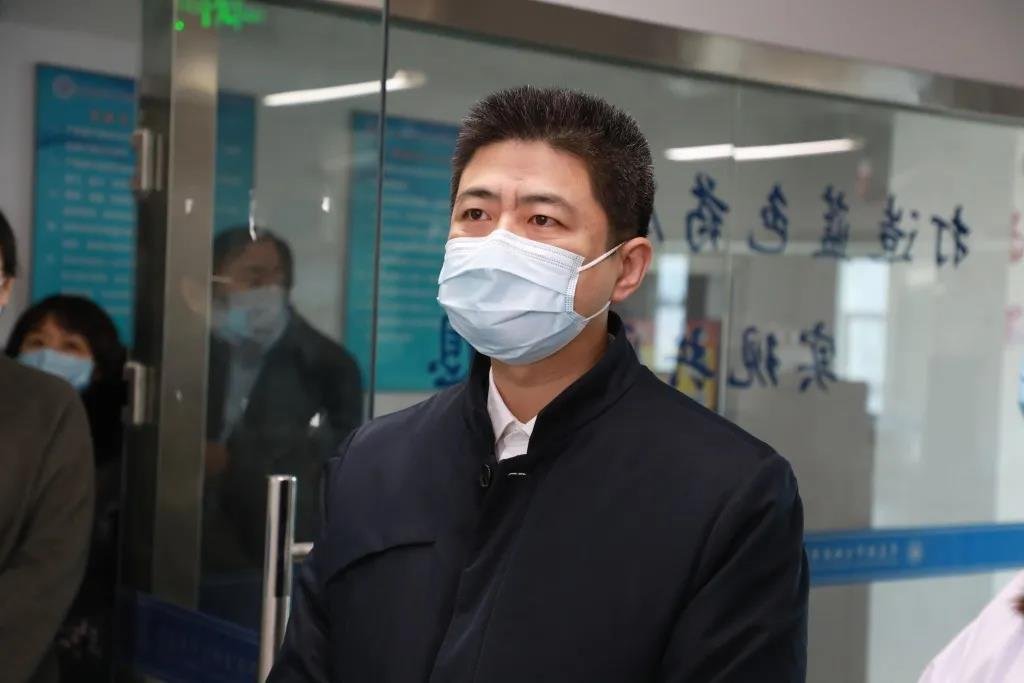 【行业要闻】王锋走访看望管华诗院士(图2)